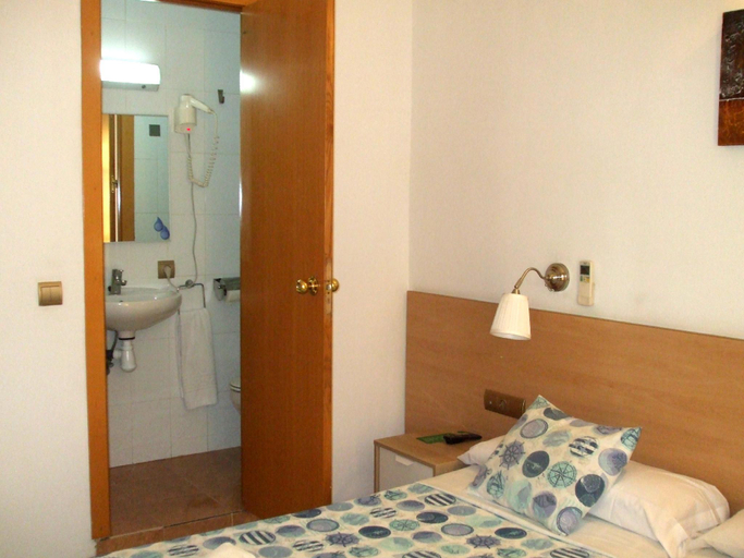 Bedroom 3, Hostal Felipe 2, Barcelona