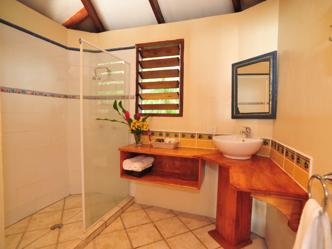 Bathroom 3, Hideaway Island Resort and Marine Sanctuary, Mele
