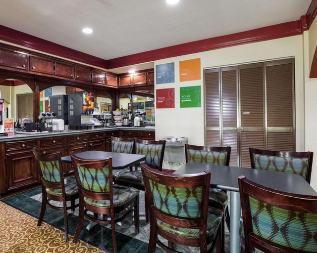 Food & Drinks 5, Days Inn by Wyndham Rosenberg, Fort Bend