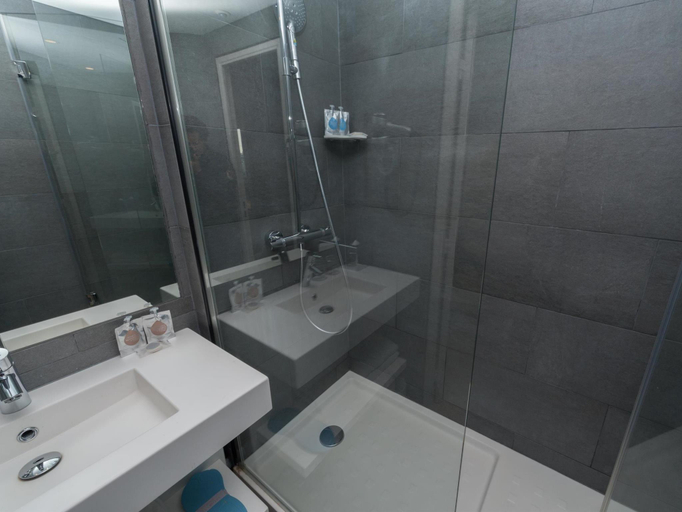 Bathroom 3, Hotel Le 209 Paris Bercy, Paris