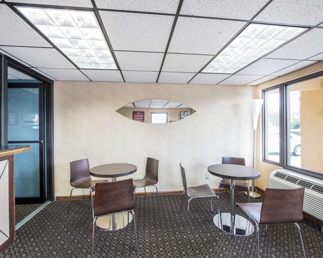 Public Area 2, Econo Lodge Knoxville North, Knox