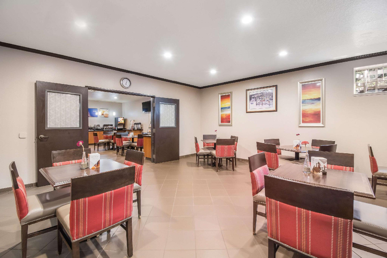 Food & Drinks 5, Comfort Inn Newport, Lincoln