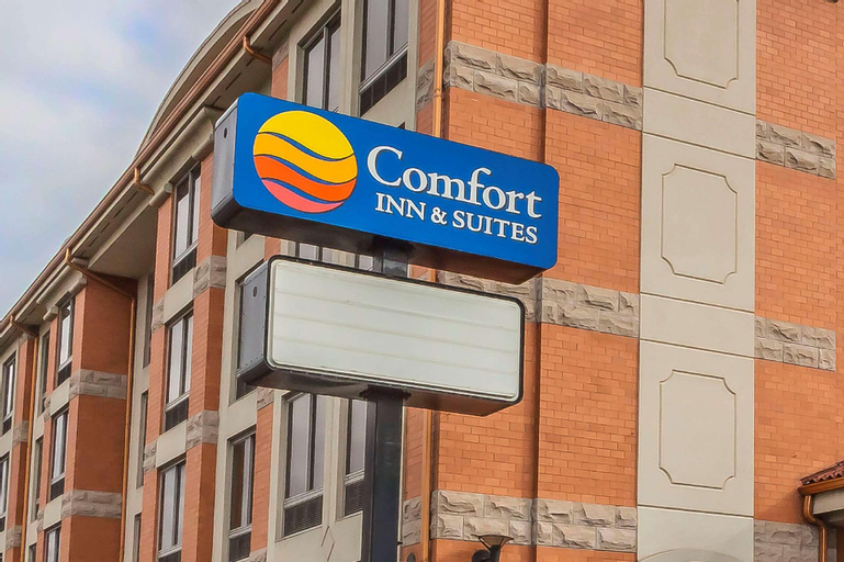 Exterior & Views 2, Comfort Inn & Suites LaGuardia Airport, New York