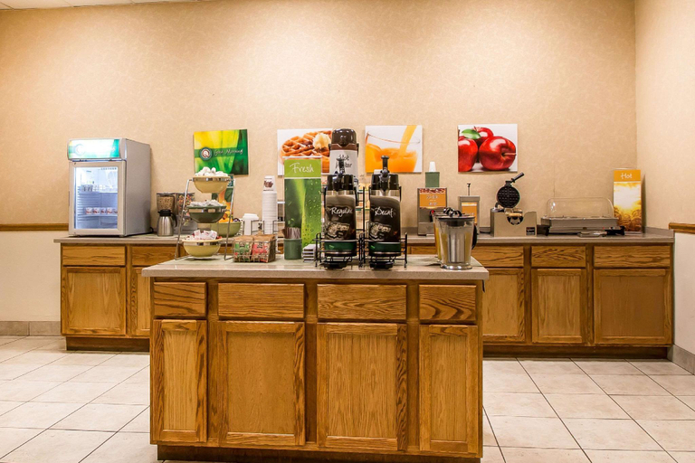 Food & Drinks 4, Quality Inn Morris I-80, Grundy