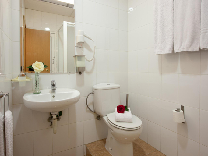 Bathroom 4, Hostal Felipe 2, Barcelona