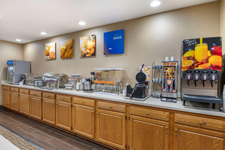 Food & Drinks 4, Comfort Inn & Suites Napoleon, Henry