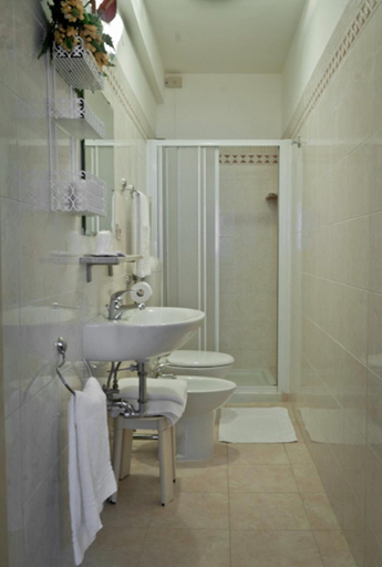 Bathroom 4, Florida, Venezia