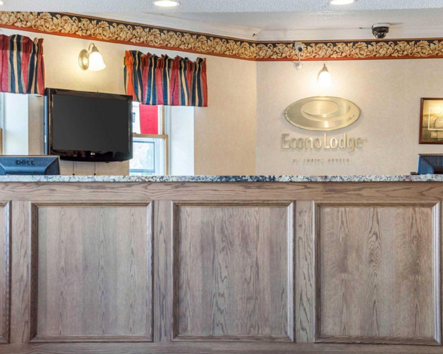 Public Area 2, Econo Lodge Darien Lakes, Genesee