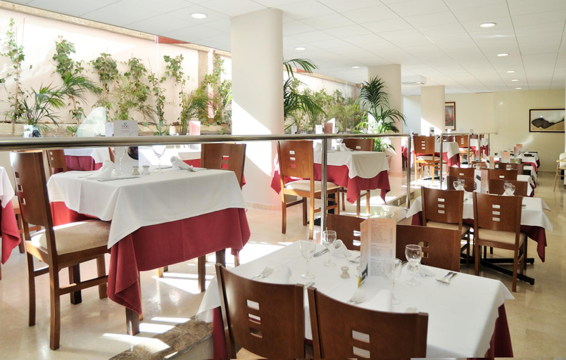 Food & Drinks 5, ROC LAGO ROJO - ADULTS ONLY, Málaga
