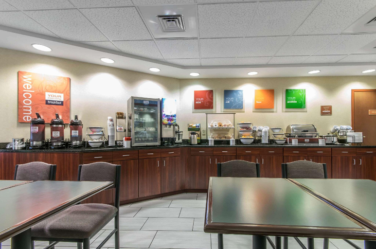 Food & Drinks 5, Holiday Inn Express & Suites MOREHEAD by IHG, Rowan