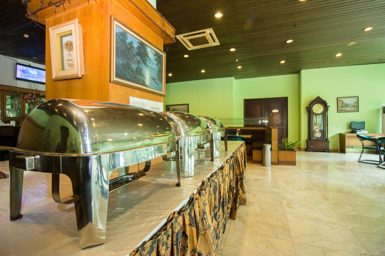 Food & Drinks 5, Alpine Hotel, Central Jakarta