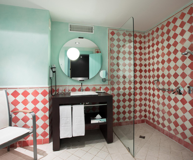 Bathroom 5, NH Sotogrande Hotel, Cádiz
