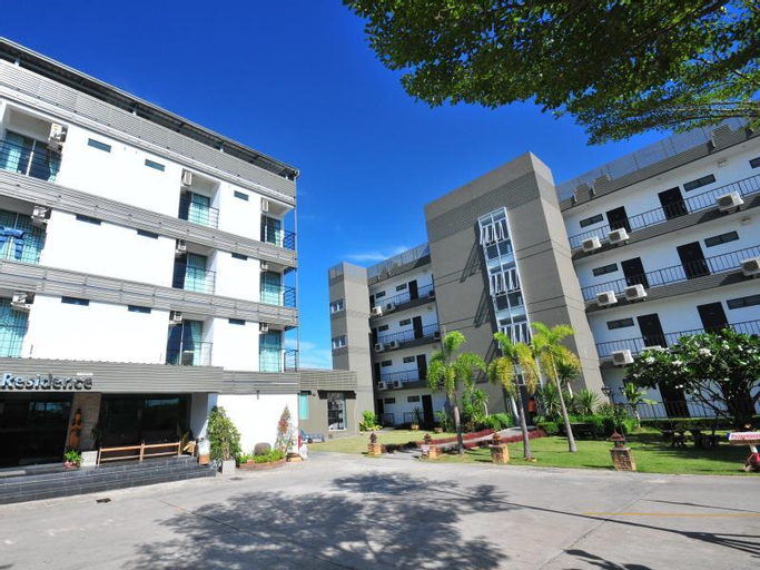 Exterior & Views 15