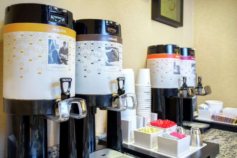 Food & Drinks 5, Hampton Inn Merrillville, Lake