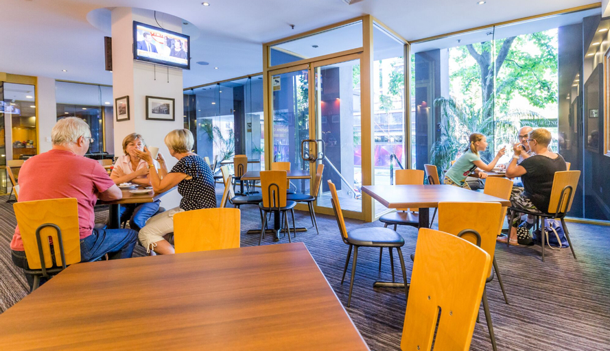 Food & Drinks, Nesuto Woolloomooloo, Sydney