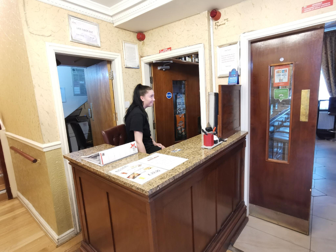 Public Area 2, Beech Mount Hotel and Arthur's Restaurant, Sefton