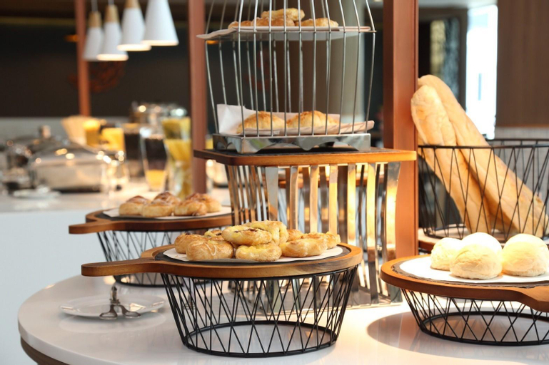 Food & Drinks 16