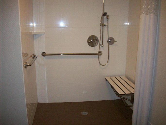 Bathroom 4, Hampton Inn Uniontown, Fayette