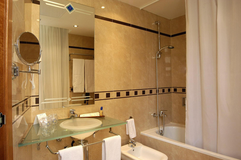 Bathroom 5, Evenia Rocafort, Barcelona