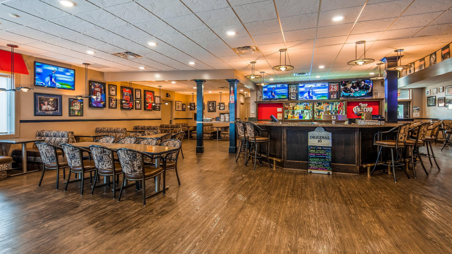 Public Area 2, Seven Oaks Hotel Regina, Division No. 6