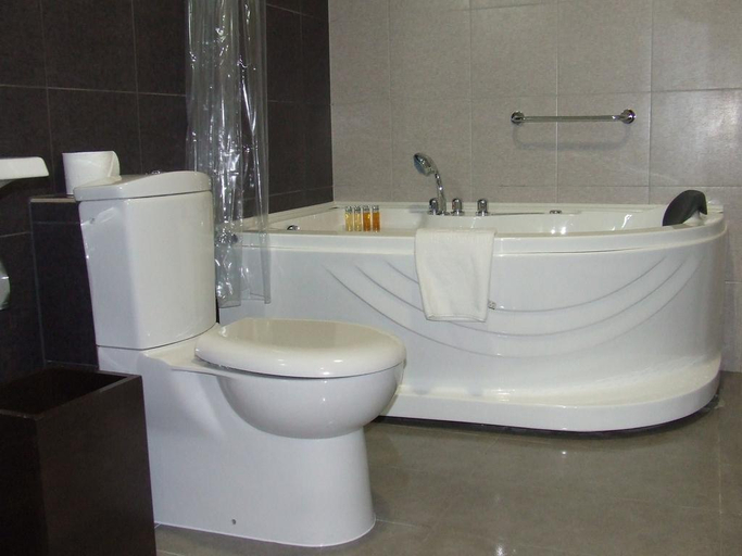Bathroom 3, Soho Boutique Hotel, Budapesti