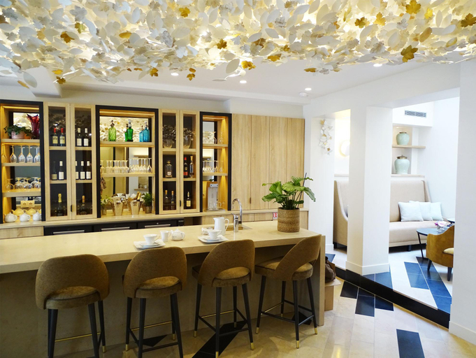 Food & Drinks 5, Hotel Des Champs Elysees, Paris