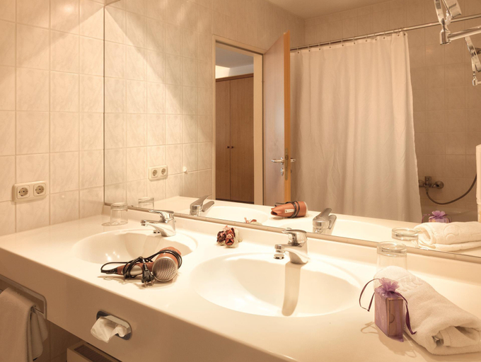Bathroom 4, Best Western Aparthotel Birnbachhohe, Rottal-Inn