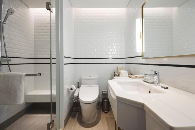 Bathroom 5, Montien Hotel Surawong Bangkok, Bang Rak