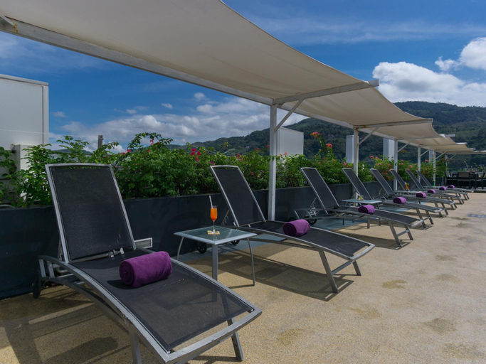 Exterior & Views 30
