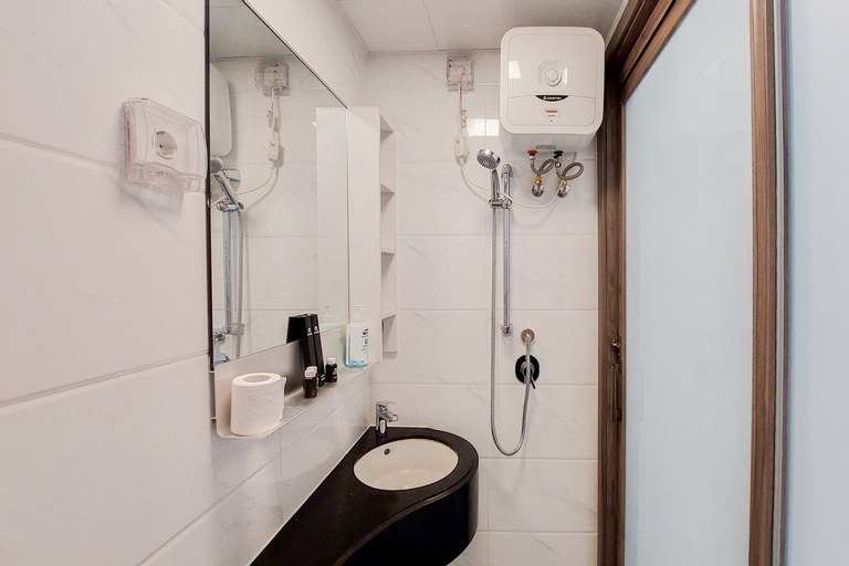 Bedroom 3, Cozy Stay and Strategic Studio at Sky House Apartment BSD By Travelio, South Tangerang