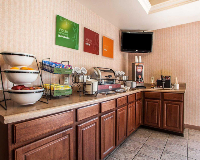 Food & Drinks 5, Quality Inn Midway, Berks