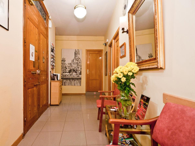 Others 2, Hostal Oporto, Madrid