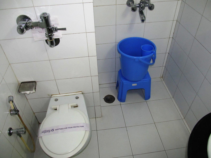 Bathroom, The Menino Regency Hotel, North Goa