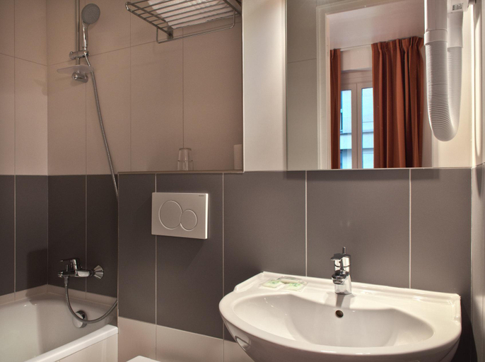 Bathroom 4, Louisa Hotel, Paris
