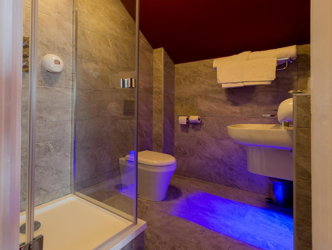 Bathroom 4, Rogerthorpe Manor Hotel, BW Signature Collection, Wakefield