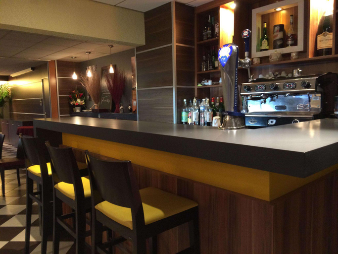 Bar 4, Kyriad Argenteuil, Val-d'Oise