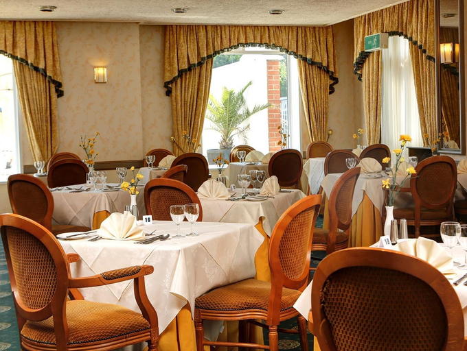 Food & Drinks 5, Livermead Cliff Hotel, Torbay