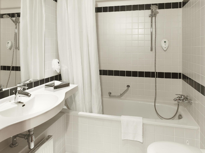 Bedroom 4, AZIMUT Hotel Munich, München