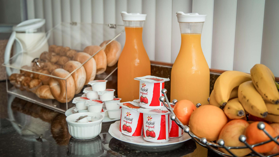 Food & Drinks 4, SureStay Hotel by Best Western Findlay, Hancock