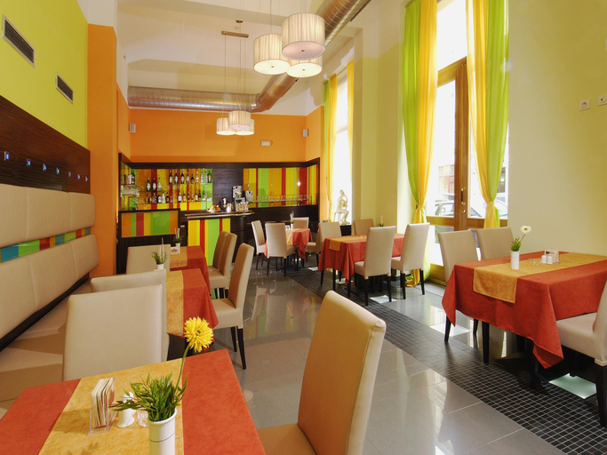 Food & Drinks 5, EA Hotel Manes, Praha 1