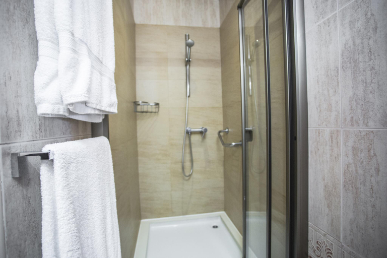 Bathroom 4, Hotel Mediterraneo, Valencia
