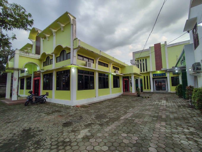 Exterior & Views 2, Wisma Tulus Syariah Kebumen Mitra RedDoorz, Kebumen