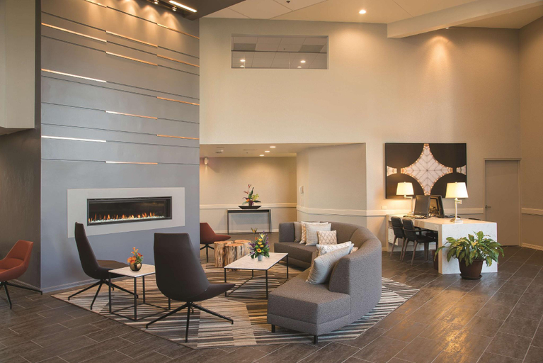 Public Area 4, Doubletree by Hilton Hotel Racine Harbourwalk, Racine