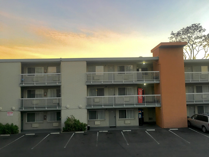 Others 4, Pacific Motor Inn, Santa Clara