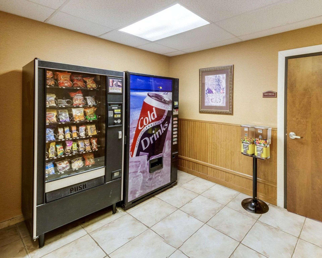 Food & Drinks 4, Comfort Inn & Suites Fredericksburg, Gillespie