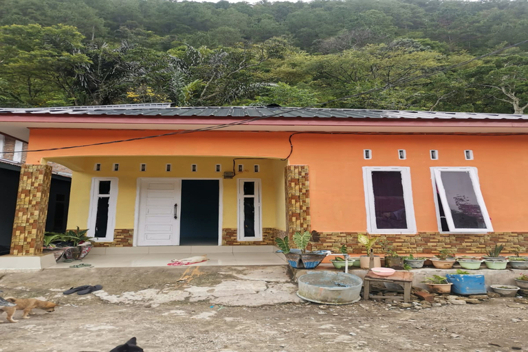Exterior & Views 1, Arjuna Homestay, Toba