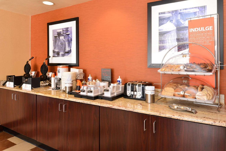 Food & Drinks 5, Hampton Inn Albuquerque-University/Midtown, Bernalillo