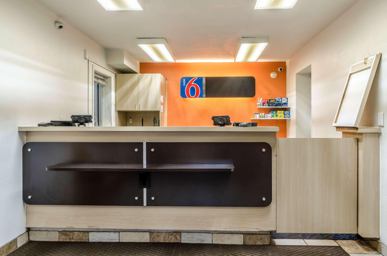Public Area 2, Motel 6 Warren, MI - Detroit East, Macomb