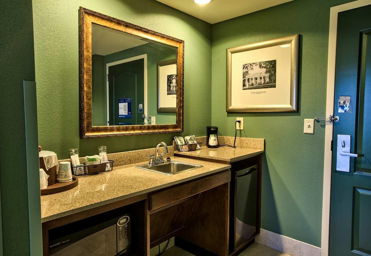 Bathroom 4, Hampton Inn & Suites Tallahassee I-10-Thomasville Rd., Leon