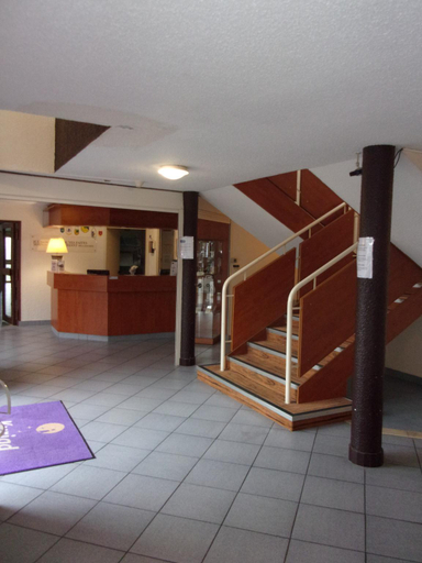 Public Area 2, Kyriad Chantilly, Oise
